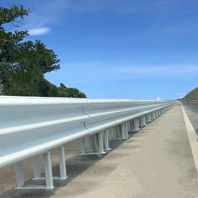 乡村道路波形护栏板热镀锌喷塑两波三波护栏公路县道防撞厂家直销