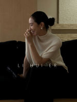 LiHuiEr LiHui 'er wore a semi-high-neck woolen knitted sweater in the style of old Qian, with the moon veiled in dust and a serene demeanor thumbnail 8