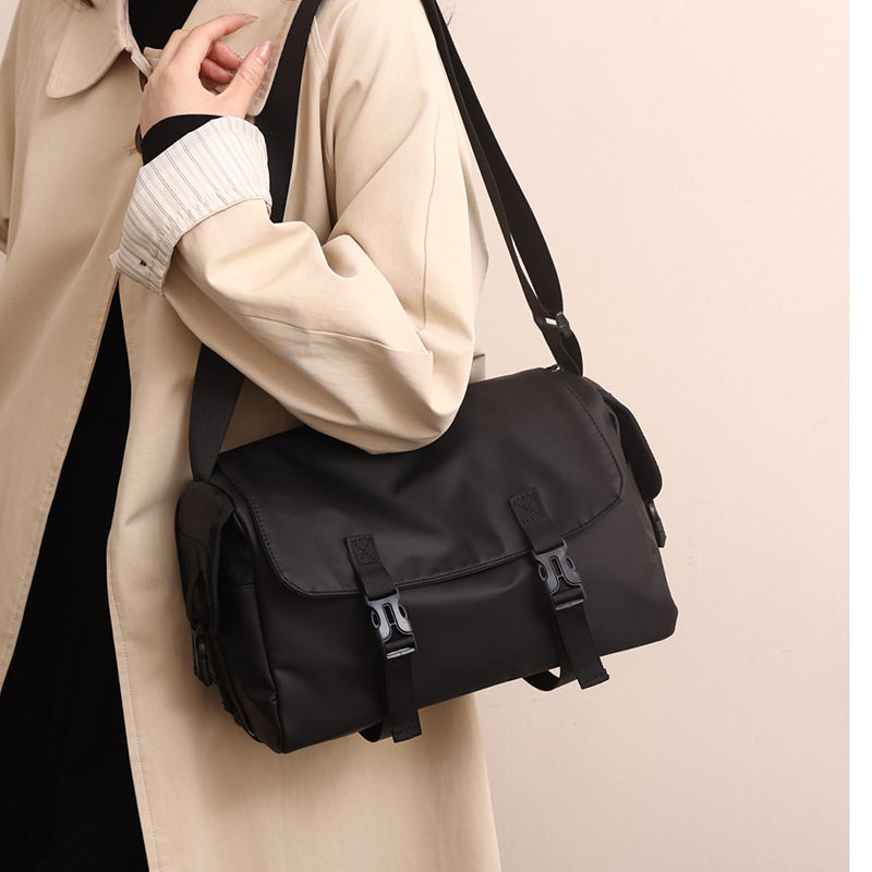 2025新款邮差包男女款潮牌小众时尚百搭斜挎单肩跨包收纳小包