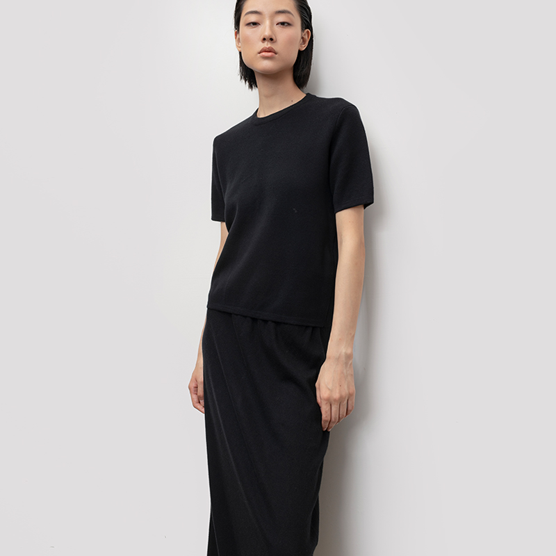 羊毛套头圆领短袖T恤女