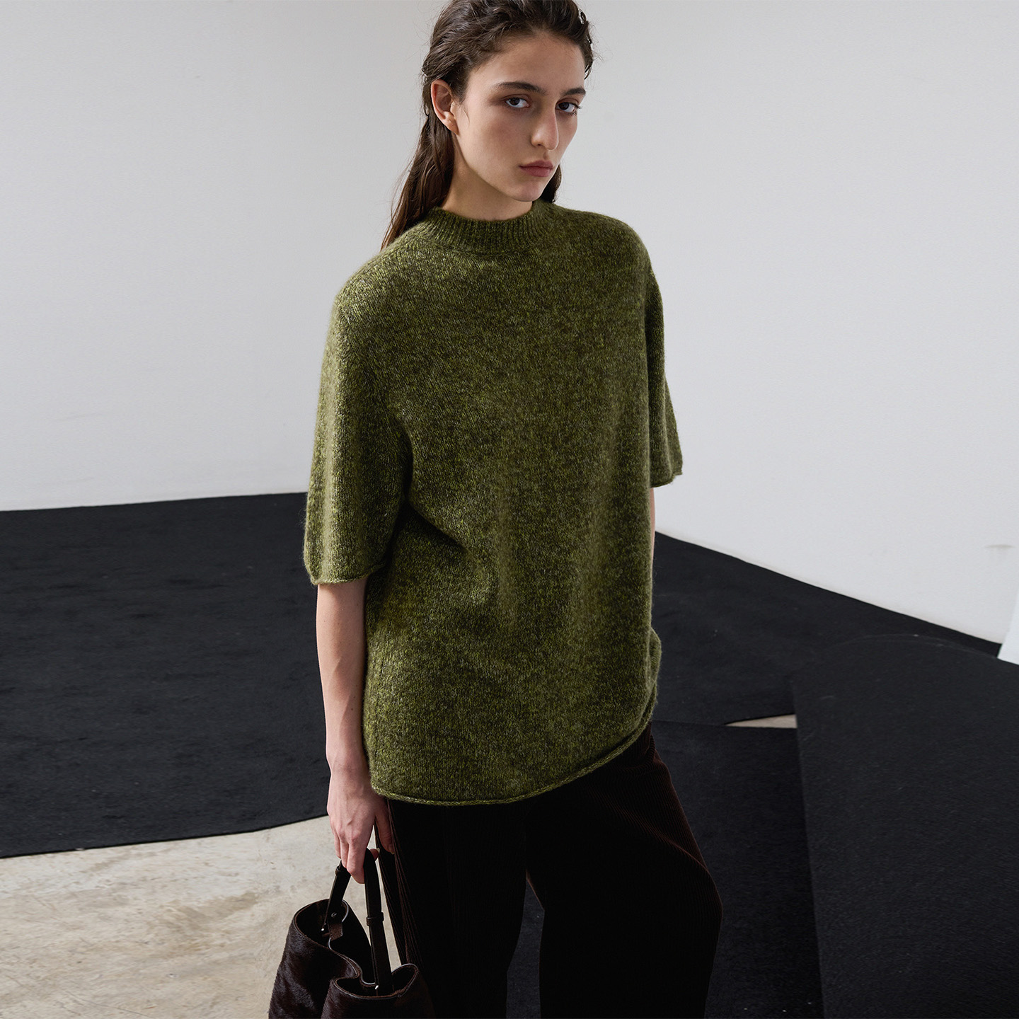 绵羊毛混纺半高领针织套头衫