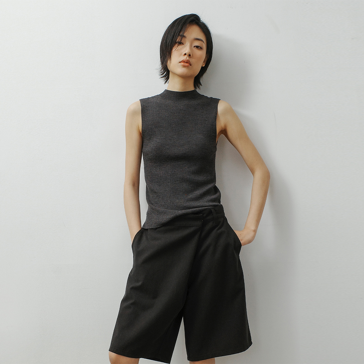 322WORKHOUSE针织背心马甲女2025新款春秋薄款修身半高领上衣Q595