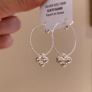 小众独特银色花球耳环2025年新款爆款高级感冷淡风时尚气质耳饰女