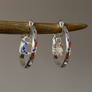 日月同辉不对称星月耳环高级感轻奢小众独特甜酷辣妹风耳圈耳饰女