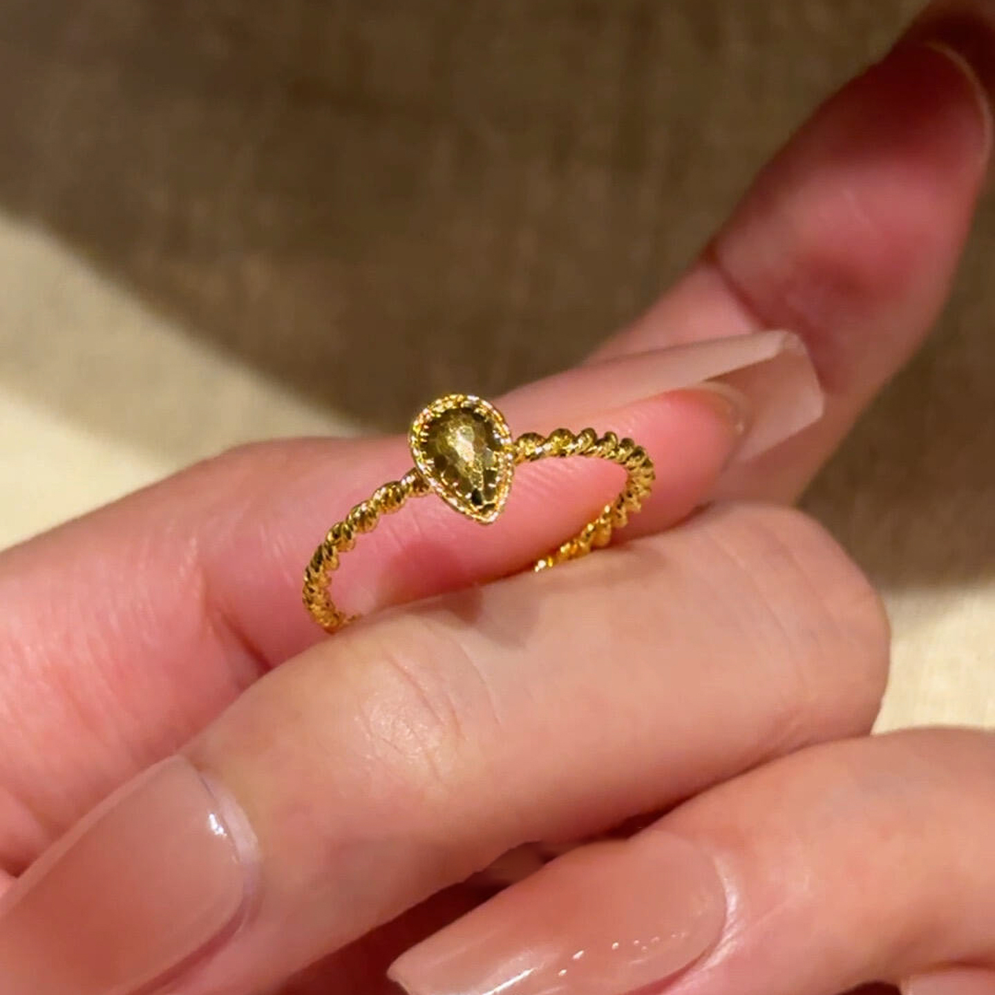 碎冰冰沙金水滴麻花戒指轻奢高级