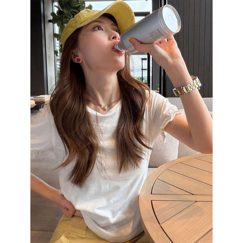 白色木耳边袖口短袖t恤女