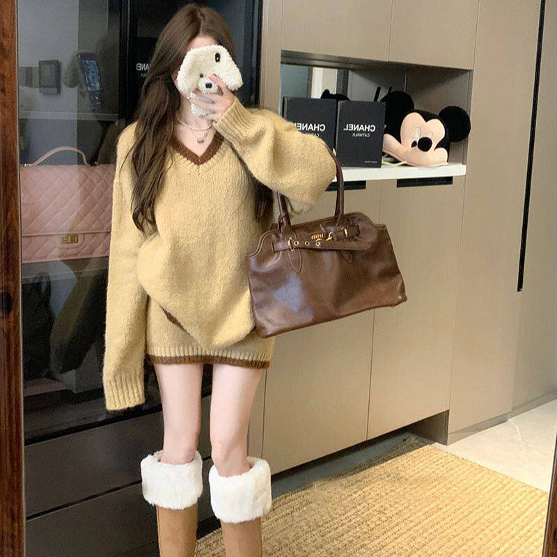 假两件撞色v领毛衣套装女秋冬设计感休闲套头针织半身短裙两件套