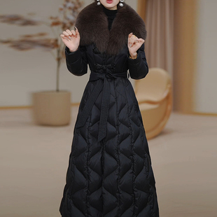 九江品牌羽绒服女2024新款冬季平湖奢华大牌带毛领中长白鸭绒外套