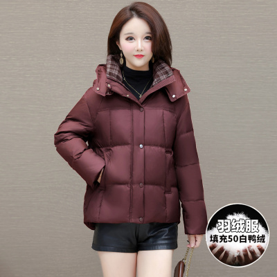 嘉兴平湖羽绒服女冬季2025新款今年流行九江妈妈小个子短外套