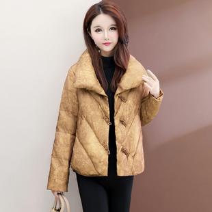 平湖新中式羽绒服女款2025新款九江巨好看小个子短款妈妈冬装外套