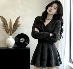 气质收腰内搭毛衣短裙 连衣裙子女秋冬季 2025新款 灰色v领针织长袖