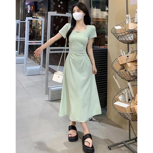 短袖 连衣裙2026夏高级设计感褶皱百搭显瘦气质收腰绿色长裙女 新款