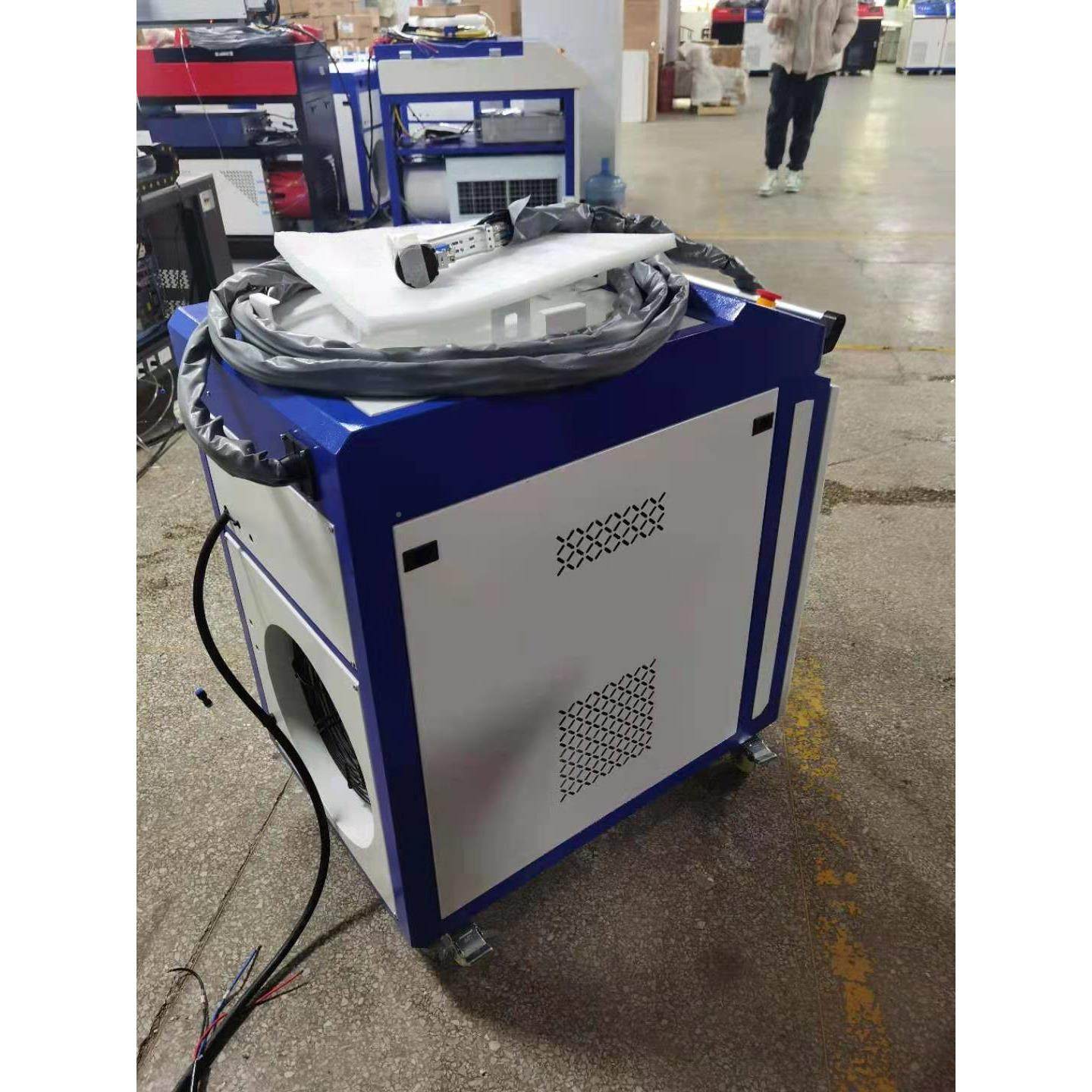 持金属激光JNZC清洗机 金属南除漆机多型激光清洗机 济金属号除锈