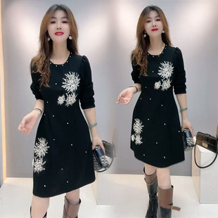 欧货时尚 裙子潮 连衣裙女2025秋冬洋气减龄显瘦高级感重工钉珠长袖