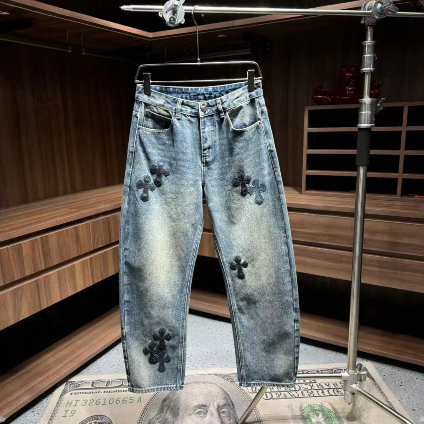 高品质冬季新款拼片贴皮刺绣十字花设计休闲微弯刀牛仔裤男款裤子