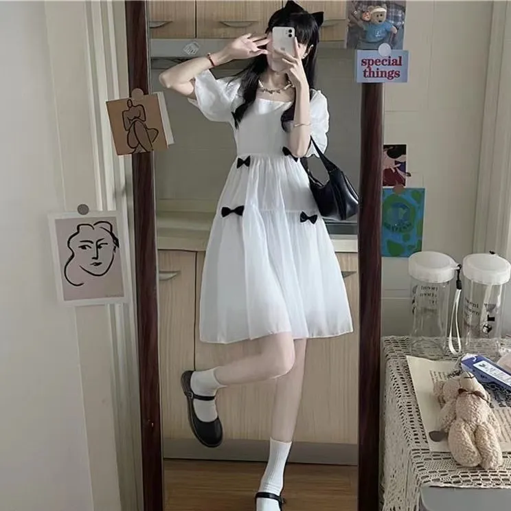 复古温柔风方领泡泡袖白色裙子女图片