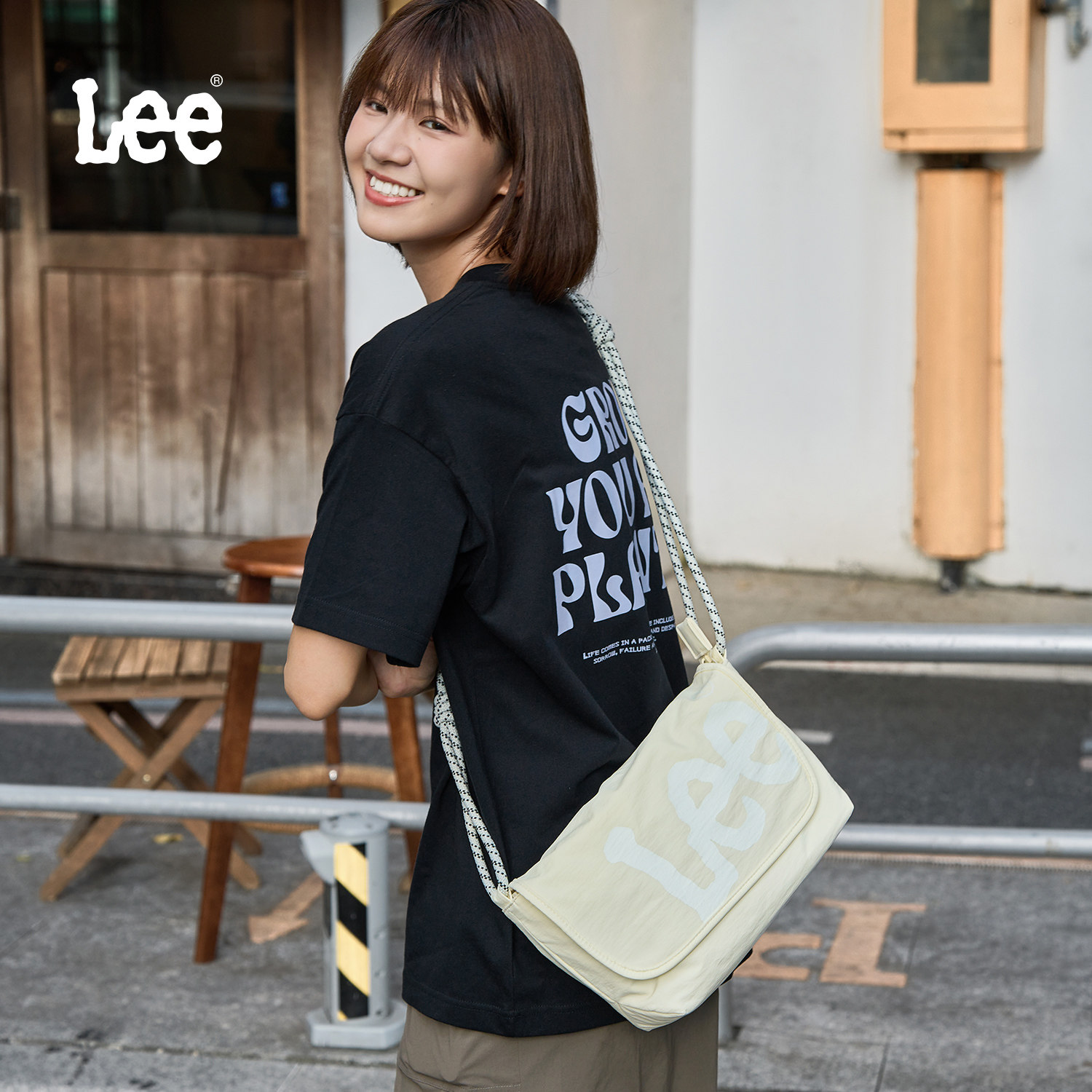 Lee2026新款潮流斜挎包休闲百搭单肩包户外出行通勤包轻便邮差