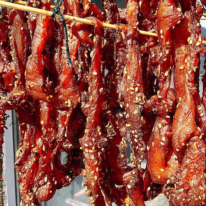 云南德宏傣味火烤香辣牛干巴黄牛肉条干巴休闲健身即食代餐零食