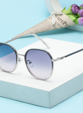 日本品质超轻新款显脸小眼镜女款高级感可配近视偏光墨镜男防紫外