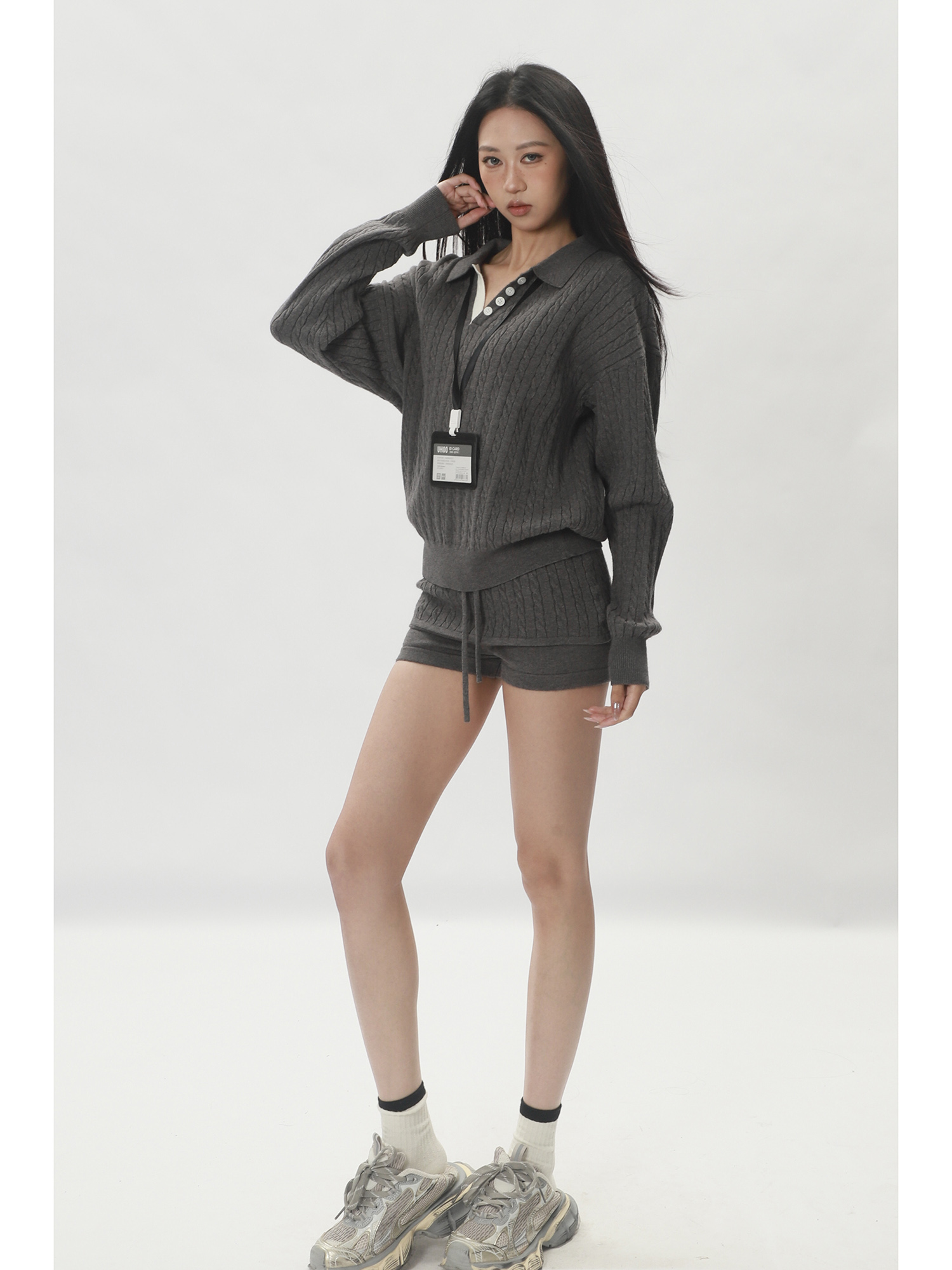 Retro Twist Fashion Suit for Women, Spring & Fall Lazy Style Pullover Gray Knitwear, Knitted Knitwear, Small Fragrant Style Shorts and Skirt