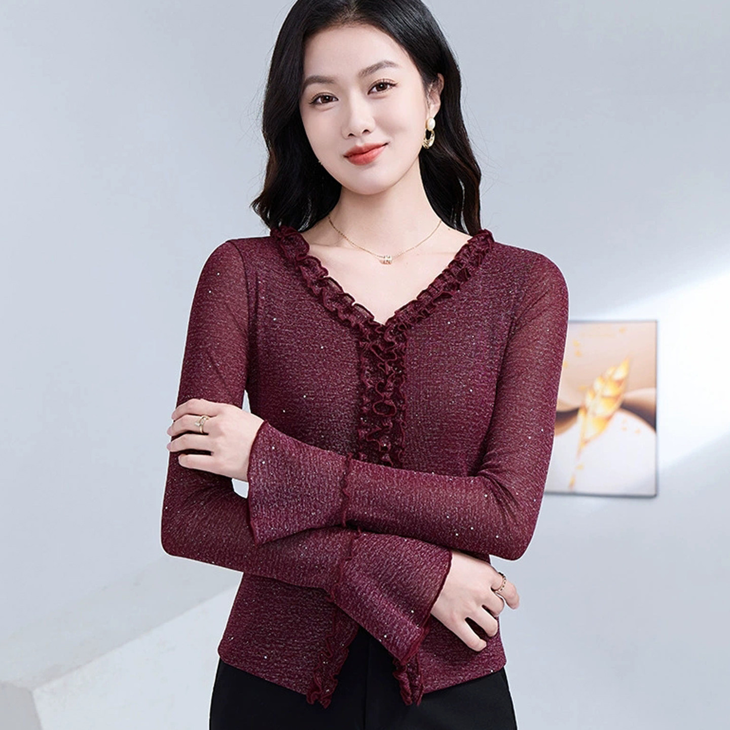 2026新款洋气木耳边v领网纱打底衫女款长袖t恤喇叭袖薄纱上衣春装