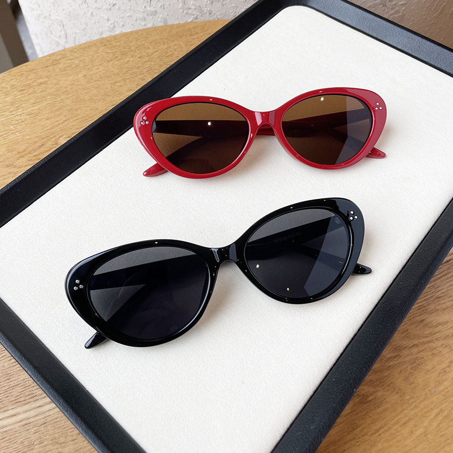 日本品质复古红色猫眼墨镜女方圆脸显瘦2025新款椭圆高级感韩版太