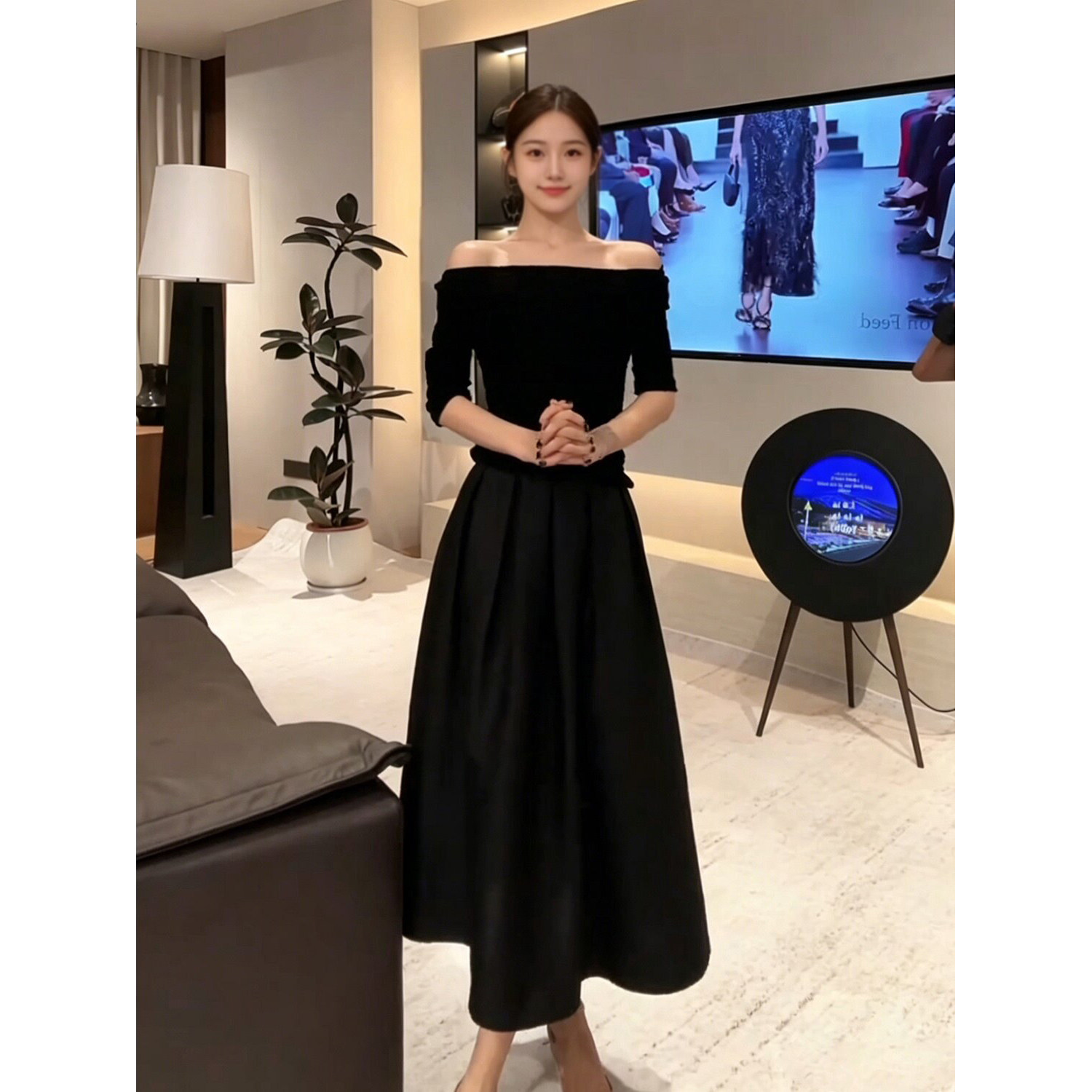 黑色赫本风一字肩显瘦两件套图片