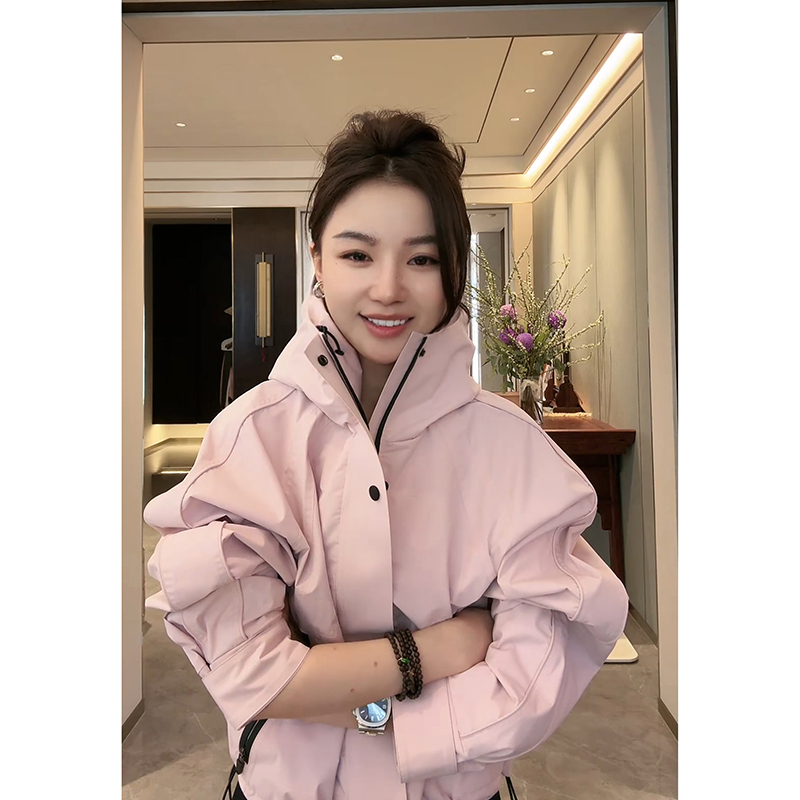 COCOZONE刘一一菲奥娜2025春装新款户外运动休闲宽松冲锋衣外套女