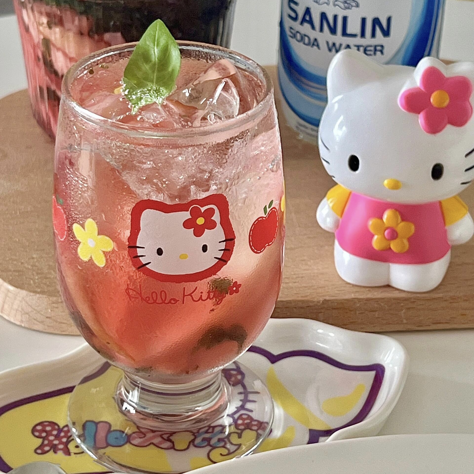 可爱hellokitty猫中古矮脚玻璃酒杯高颜值果汁咖啡杯喝水杯子家用