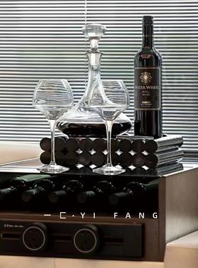一匚 现代高端家居边柜酒柜红酒醒酒器高脚杯 样板间套装设计摆件