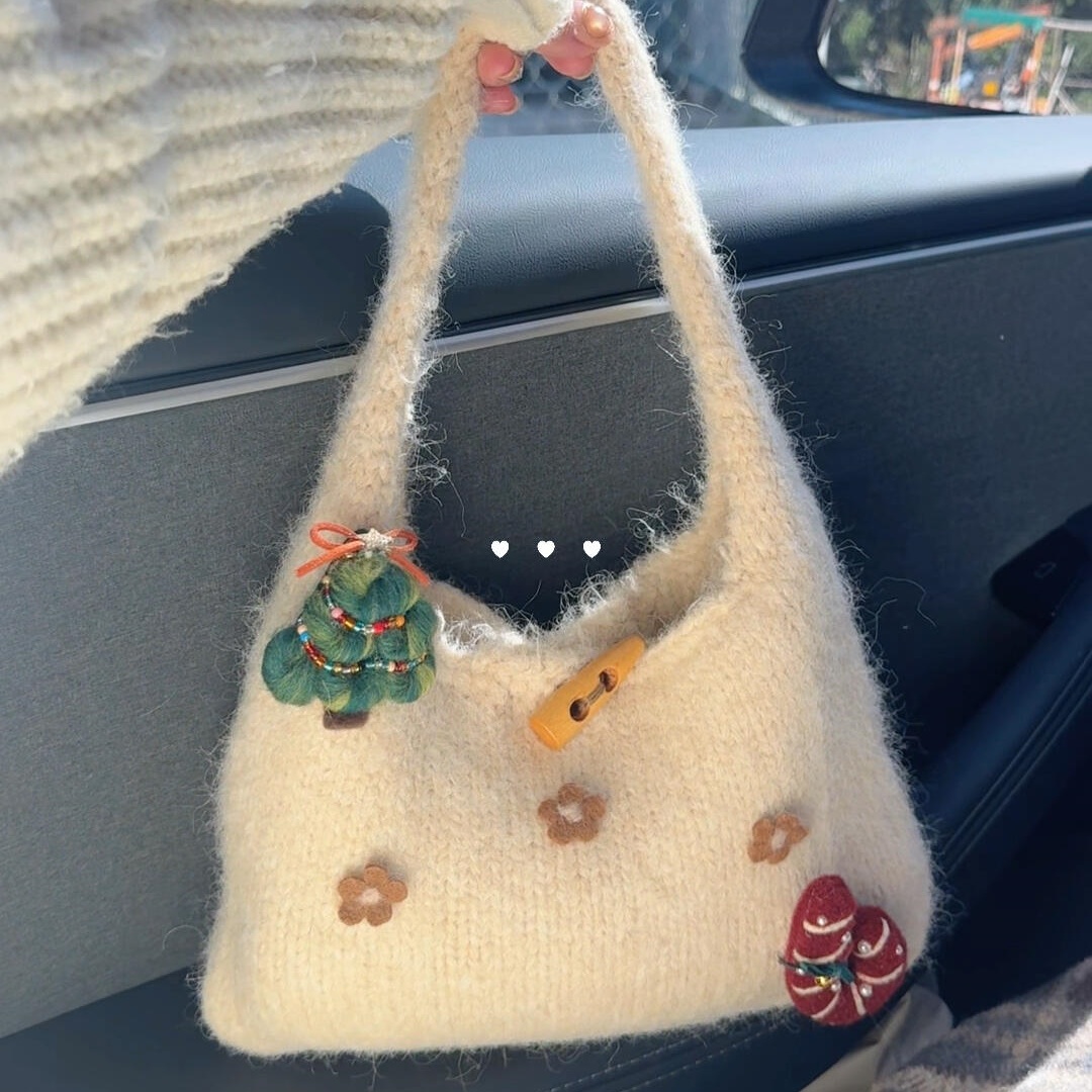 可爱毛绒单肩背包秋冬简约百搭针织牛角扣手提包花朵小众设计感