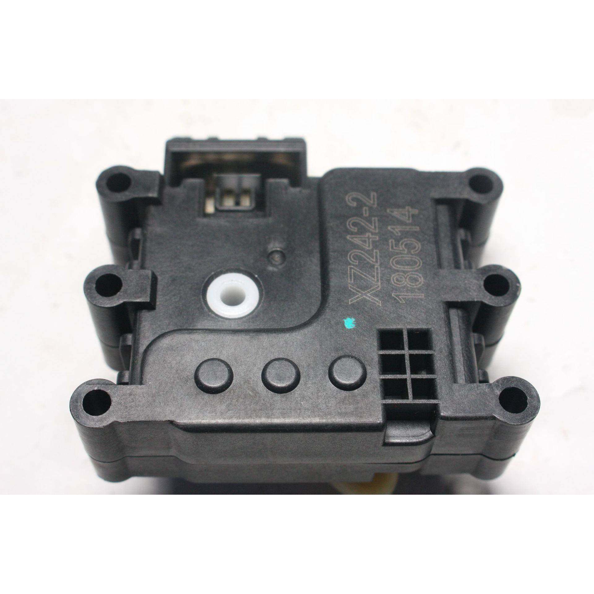 FA14-61-A82M1适用于海马HM5/HM6控制器(暖风机调温模式)5插