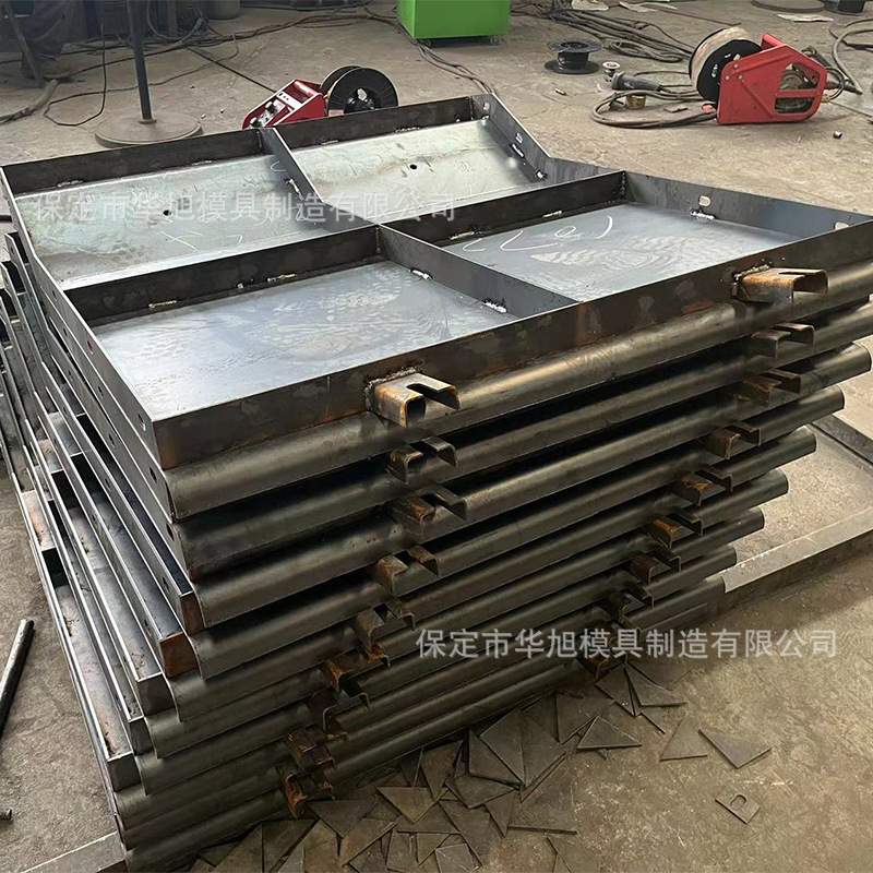 公路防撞护栏定型钢模具  现浇弧形中央分隔带模具  塑料模板模具