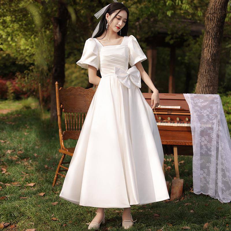 领证登记小白裙晚礼服女秋宴会订婚连衣裙法式缎面白色洋装轻婚纱