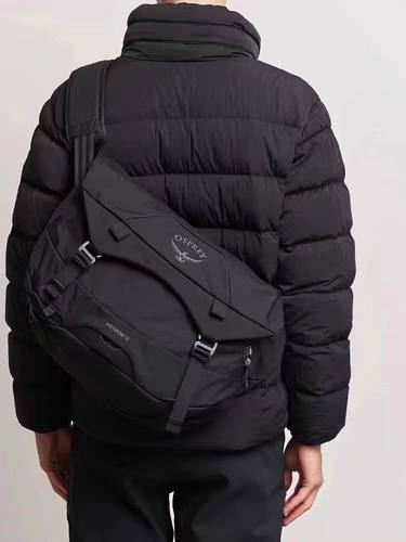 小鹰OSPREY大容量通勤邮差包