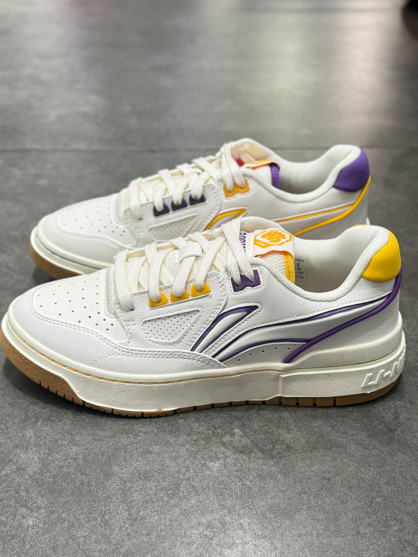 李宁板鞋男款2025春季新款低帮透气百搭小白鞋休闲鞋子男