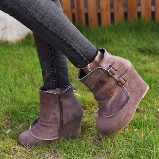 shoes women巨缇wish 新款皮带扣外坡跟贸35-43大码女式皮靴