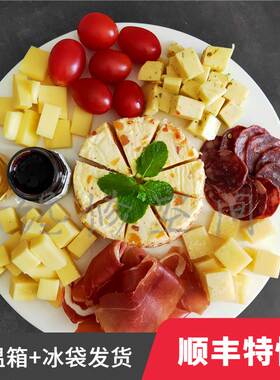 奶酪拼盘一站齐。黄波切达香草高达奶油奶酪蜂蜜果酱火腿香肠组合