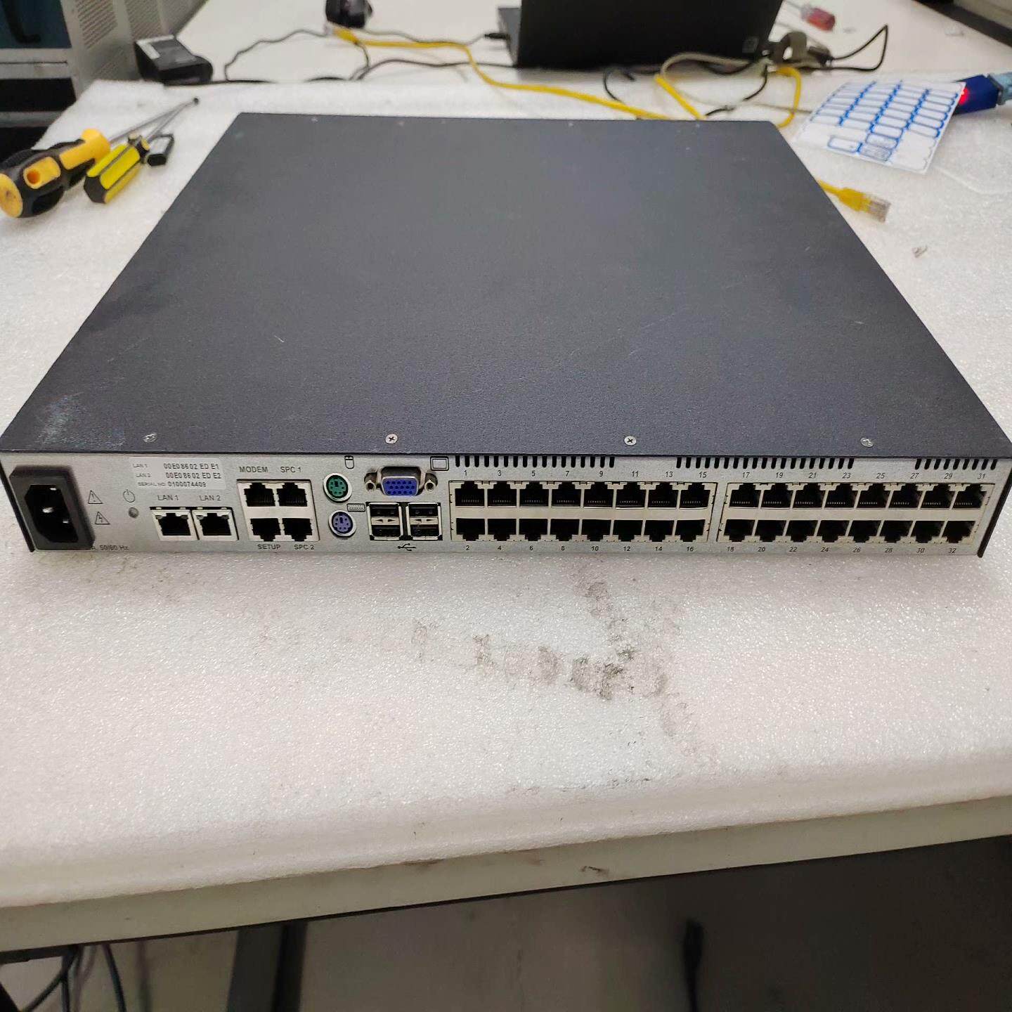 【议价】网络交换机  KVM 32口 avocet DSR2035马