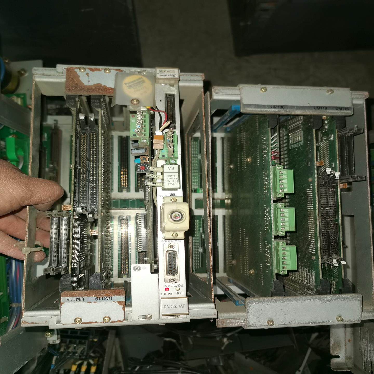 【议价】那智机器人控制单元主机拆机的从图678那个配电柜拆机