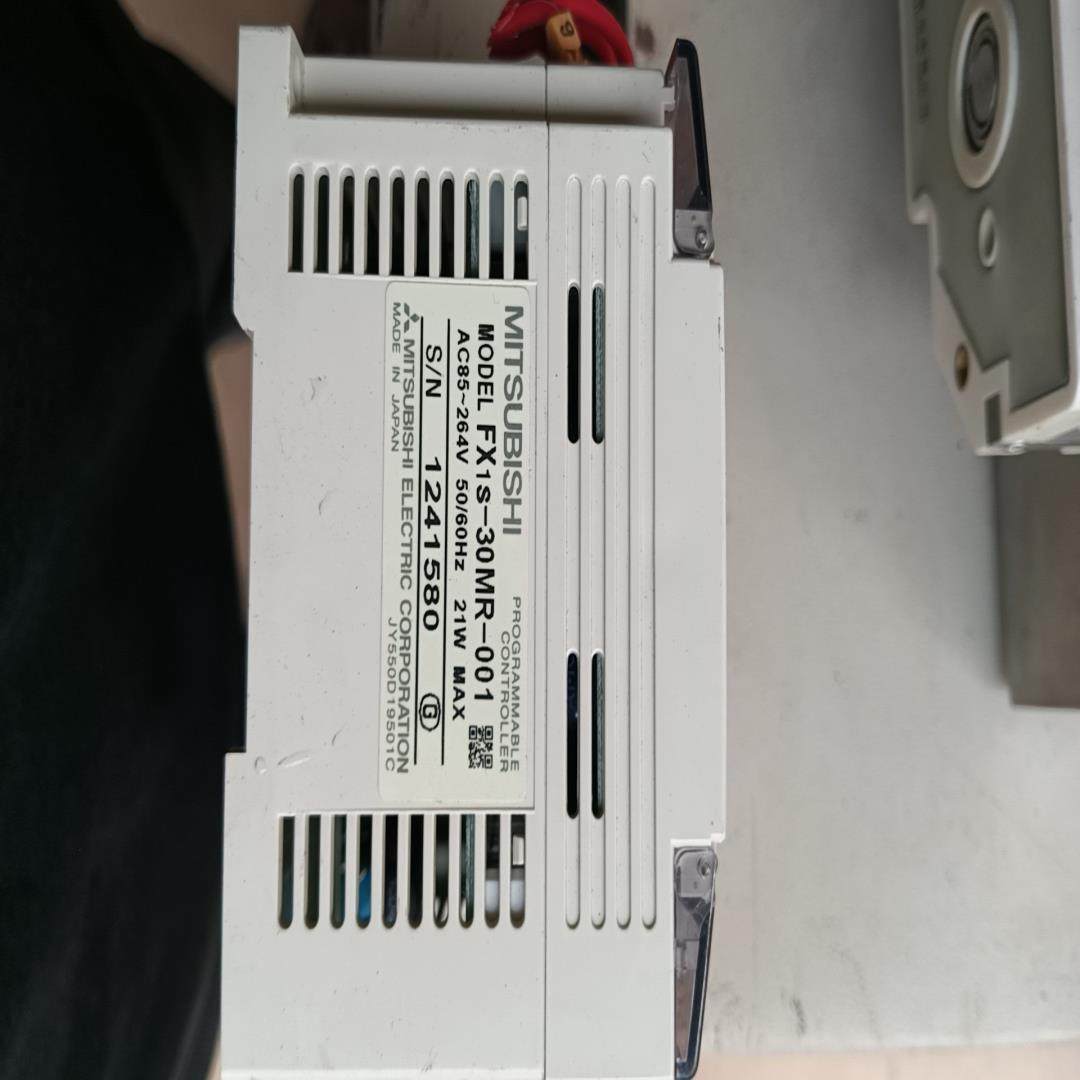 【议价】原装三菱PLC FX1S-30MR-001