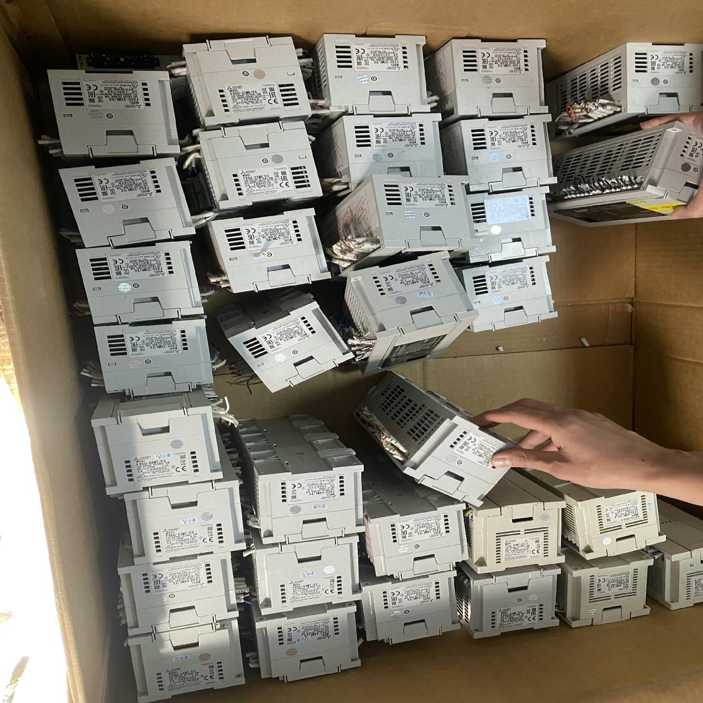 [议价]三菱plc fx5u-32mres成色漂亮功能包好需