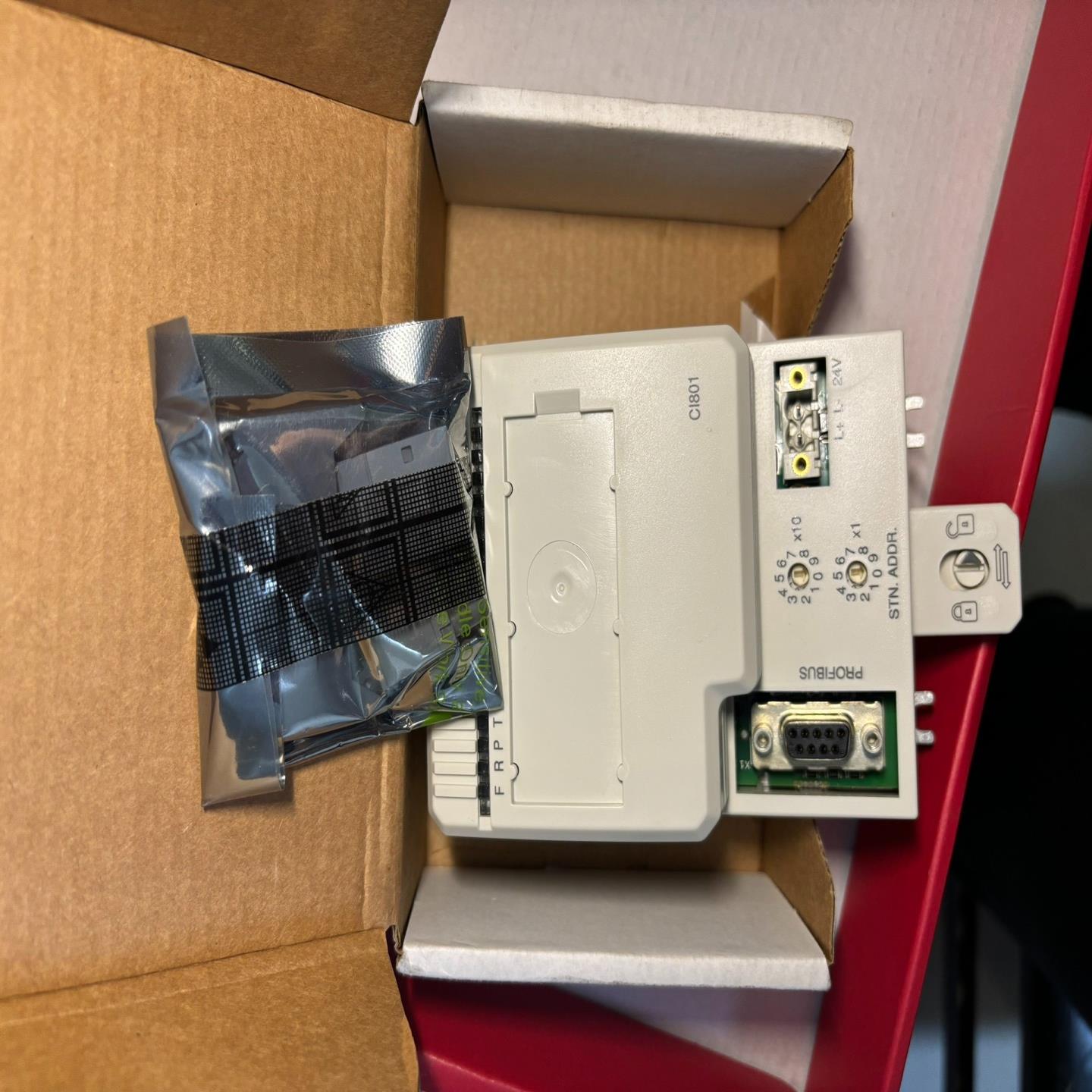 【议价】ABB  CI801全新配柜子剩下一个质保一年顺丰包