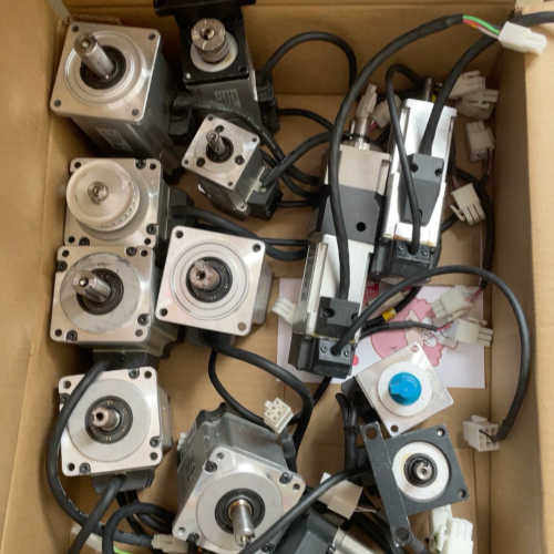 【议价】A6电机型号，MSMF042L1U2M2个