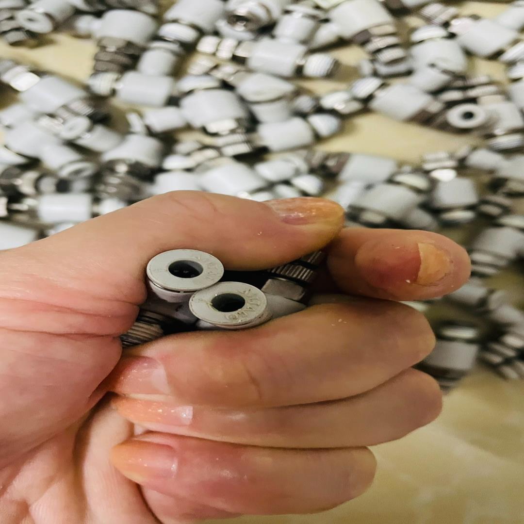 【议价】亚德客节流阀 1分牙插4的气管实物拍摄二手拆机功能正常