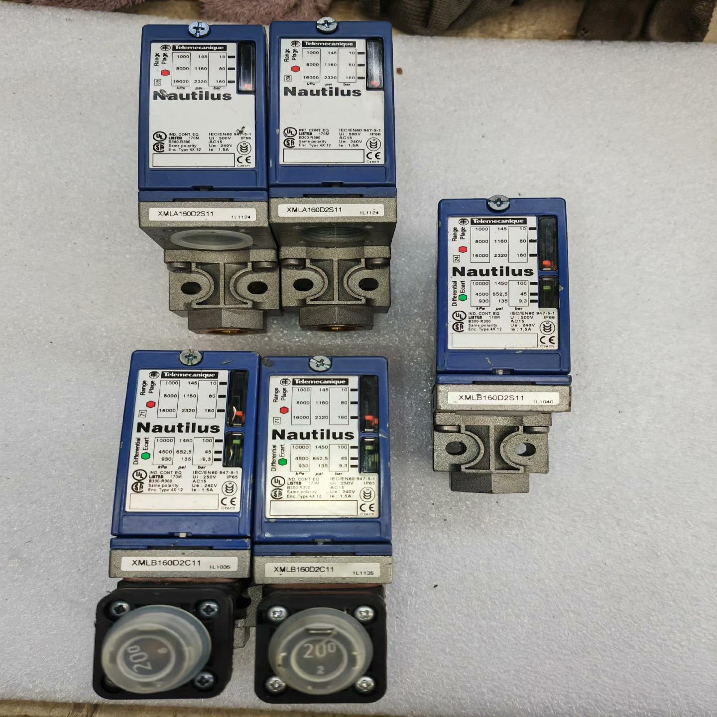【议价】施耐德压力开关  XMLA160D2S11    2个