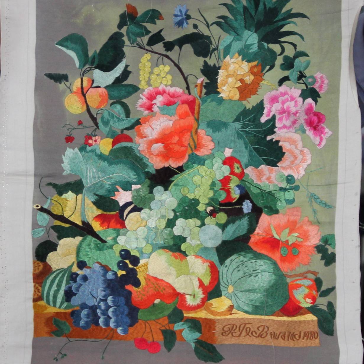 苏绣绣片客厅书房办公室装饰画苏州手工刺绣挂画花鸟盆厂家生产图片