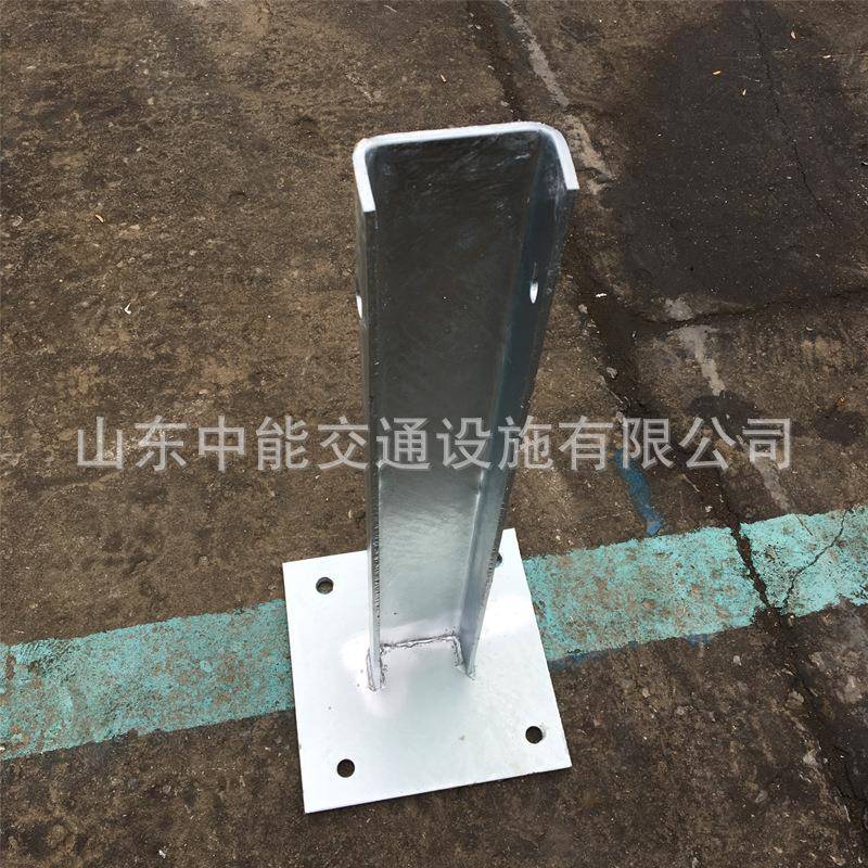 喷塑法兰热镀锌桥梁护栏波形护栏法兰盘立柱镀锌防撞护栏立柱
