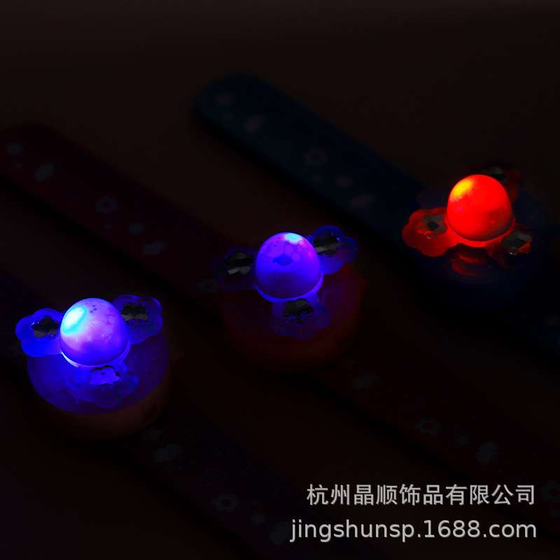 卡通兔子点钻手表闪光啪啪圈旋转手环儿童手镯亮灯玩具拍拍表礼物