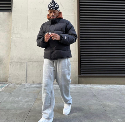 恶魔岛圆领刺绣卫衣套头